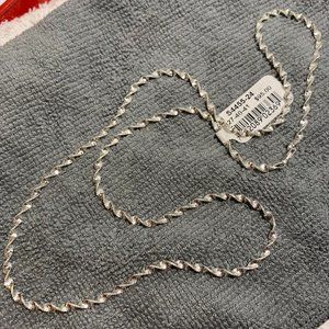 .925 Sterling Italy 24" Twisted Herringbone Chain. Sterling Silver. (535)
